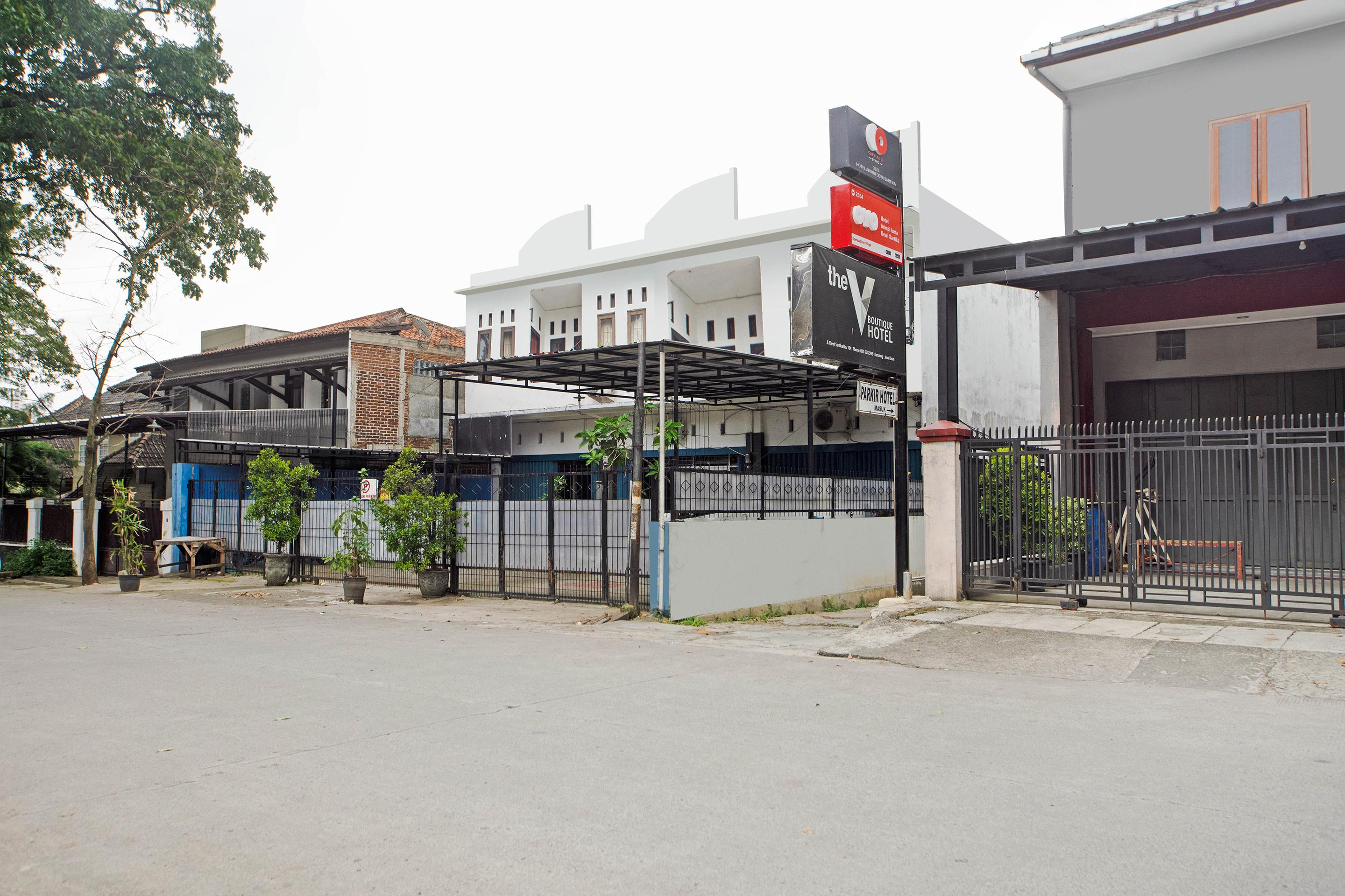 Reddoorz @ Hotel Arimbi Dewi Sartika Baru Bandung Exterior foto